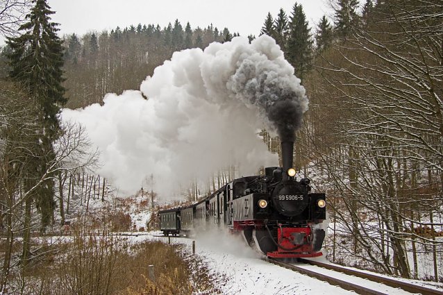 Bild: Unter Dampf - zum Advent gehts mit dem Sonderzug nach Quedlinburg und Ilfeld