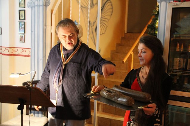 Bild: Address to a Haggis - wie es sich geh&ouml;rt wurde der Haggis auch in Stolberg gepriesen