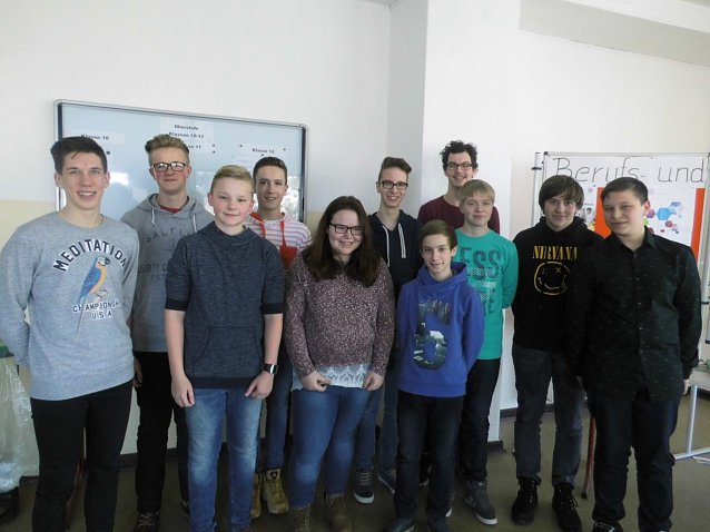 Bild: Die erste Runde ist &uuml;berstanden - die Sch&uuml;lerinnen und Sch&uuml;ler die f&uuml;r das Friedrich-Schiller-Gymnasium Bleicherode bei der Chemieolympiade angetreten sind
