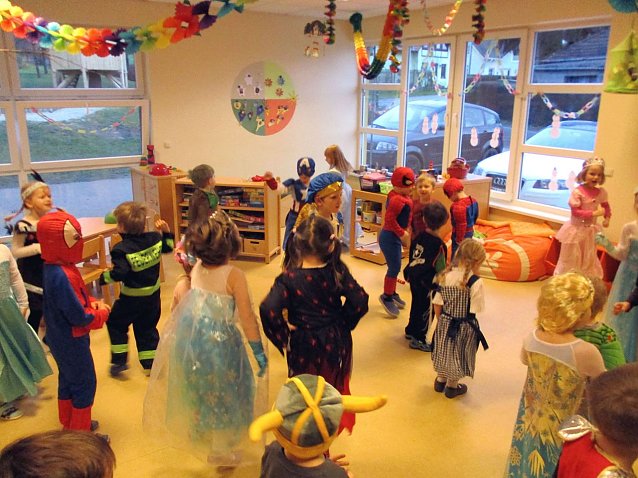Bild: Kinderfasching bei den Leimbacher Musst&ouml;ppchen