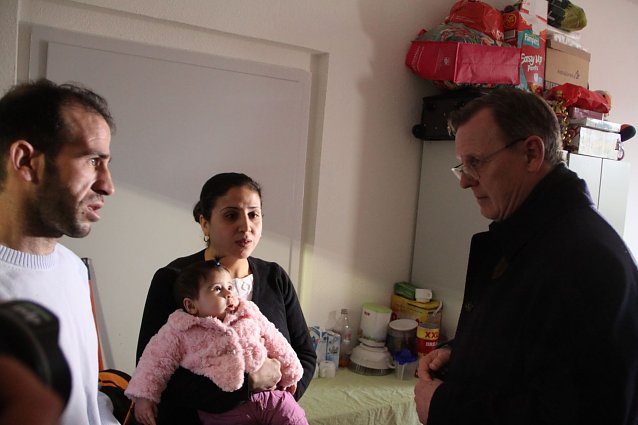 Bild: "Die Situation ist f&uuml;r alle Beteiligten unertr&auml;glich" - Bodo Ramelow besucht Fl&uuml;chtlinge in Nordhausen