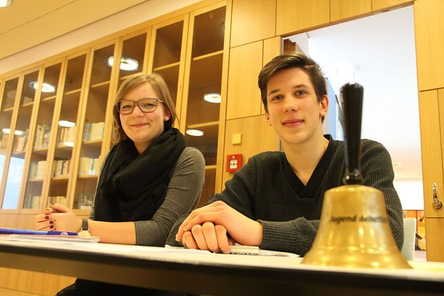 Bild: Wer hat die besseren Argumente? Wer tr&auml;gt sie am besten vor? - in der Stadtbibliothek Nordhausen hie&szlig; es heute wieder "Jugend debattiert"