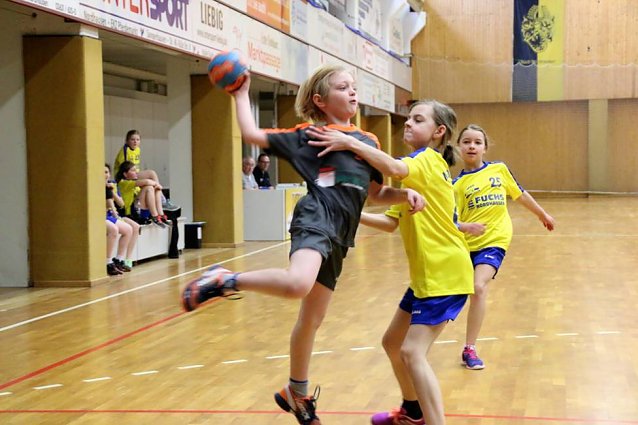 Bild: Am Sonntag trafen in der gut besuchten Nordh&auml;user Ballspielhalle die beiden E-Jugendmannschaften des NSV in der Verbandsliga unmittelbar aufeinander.