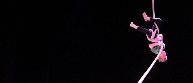 Bild: No money - pure honey - die Kinder des Zirkus Zappelini zeigten am Abend, was sie drauf haben