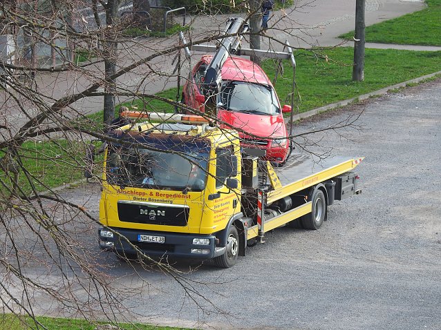 Bild: Fr&uuml;hjahrsputz auf dem August-Bebel-Platz in Nordhausen