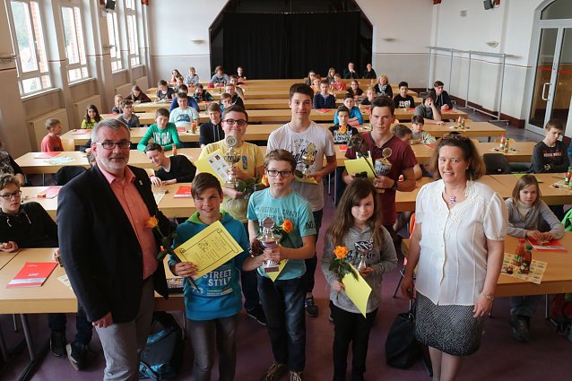 Bild: Die besten Zahlenakrobaten aus den Regelschulen des Nordh&auml;user Kreises