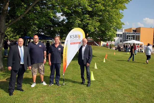 Bild: Heiko R&ouml;der, Jens Dorl, Uwe Kretschmann und Klaus Gorges auf dem Lebenshilfefest am Wochenende
