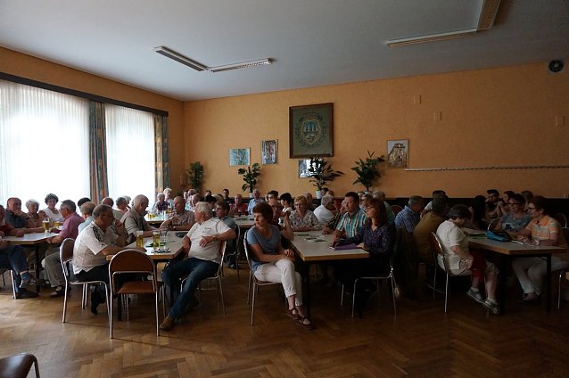 Bild: B&uuml;rgerversammlung in Neustadt