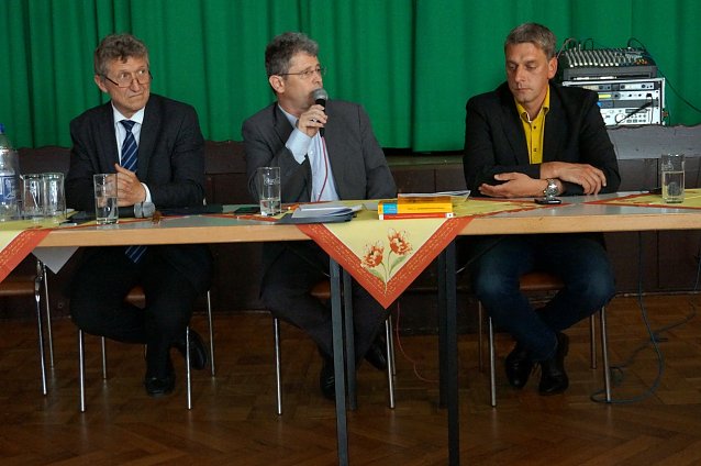 Bild: B&uuml;rgerversammlung in Neustadt
