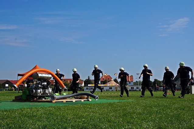 Bild: Pokallauf der Feuerwehren in Neustadt