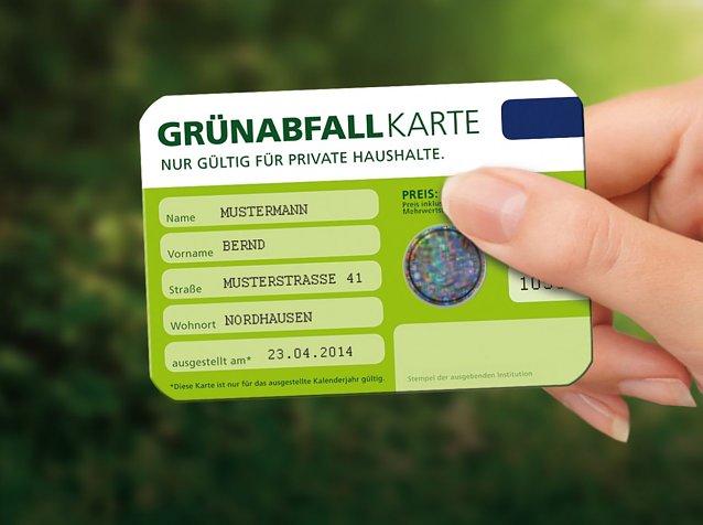 Bild: F&uuml;r einmalig 15 Euro pro Kalenderjahr k&ouml;nnen Privathaushalte mit der Gr&uuml;nabfallkarte + ganzj&auml;hrig und so oft sie wollen Gr&uuml;nabf&auml;lle in haushalts&uuml;blichen Mengen abgeben