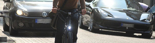 Bild: Sehen und gesehen werden gilt insbesondere auch f&uuml;r Fahrradfahrer