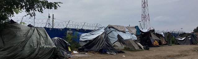 Bild: Wildes Fl&uuml;chtlingslager an der Serbisch-Ungarischen Grenze