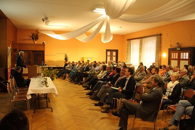 Bild: Der Hohnsteinsaal in Neustadt war gut besucht