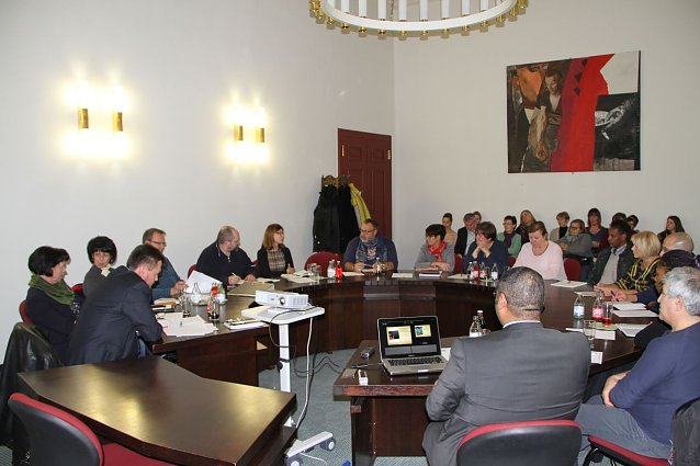 Bild: Die Sprachklassen waren gestern auch Thema im Integrationsbeirat