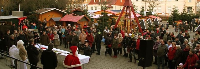 Bild: Weihnachtsmarkt am Nordh&auml;user Theater er&ouml;ffnet