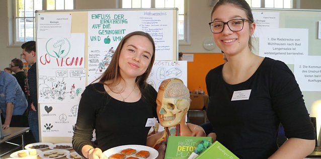 Bild: Jugend forscht 2017 - Juliet und Dascha haben sich im Selbstversuch mit ihrer Ern&auml;hrung auseinandergesetzt