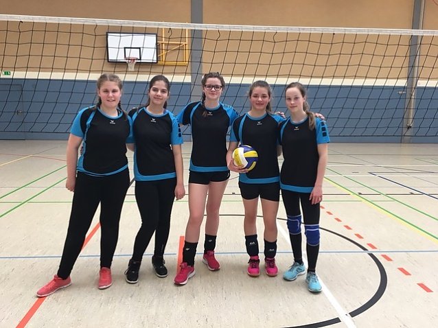 Bild: Miriam Haupt, Lilly Loup, Veronique Hinke, Zoe Strau&szlig; und Alina K&ouml;nig traten in der Wettkampfklasse III M&auml;dchen an