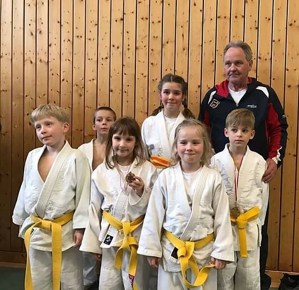 Bild: Heringer Judokas beim Pokalturnier in Schmalkalden