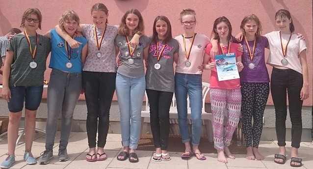 Bild: Humboldts Schwimmerinnen und Schwimmer k&auml;mpften beim Landesfinale in Erfurt