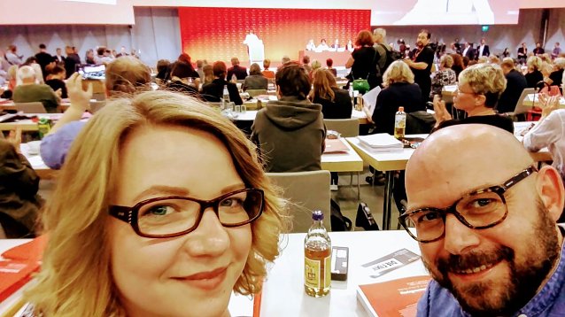 Bild: Katja Mitteldorf und Michael Mohr beim Parteitag der Linken in Hannover