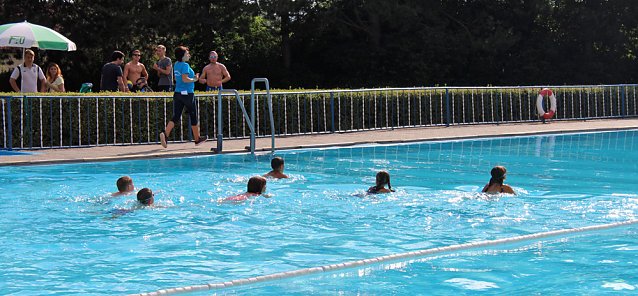 Bild: Wieder 24-Stunden-Schwimmen