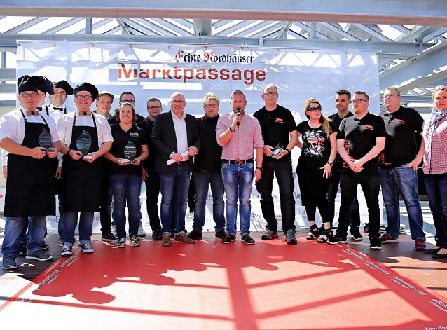 Bild: Am Samstag fand die erste Echte Nordh&auml;user Grillmeisterschaft auf dem Parkdeck der Echten Nordh&auml;user Marktpassage statt.