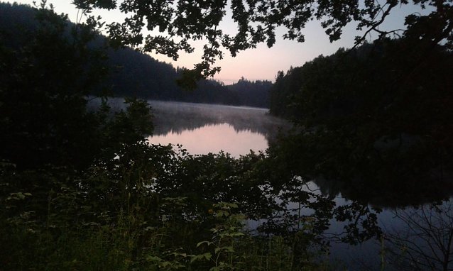Bild: Harzwanderung im Morgengrauen - 147 wanderten Bodo Schwarzberg und Begleiter von West nach Ost &uuml;ber den Harz