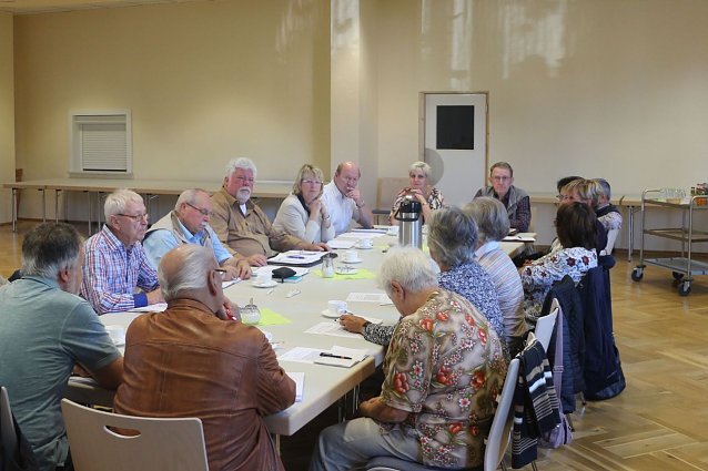 Bild: SWG Chefin Inge Klaan bei der Sitzung des Seniorenbeirates