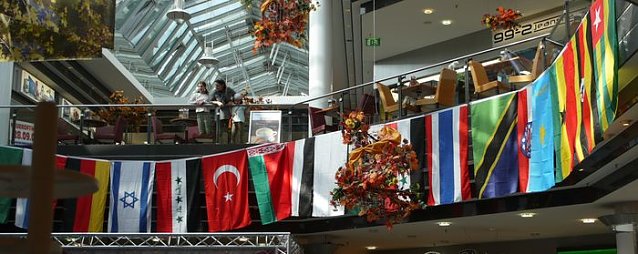Bild: multi-kulti in der Galerie