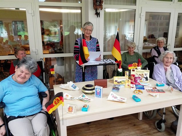 Bild: "Ossi-Runde" im Sonnenhof