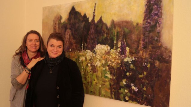 Bild: Daniela Winkelmann und Sandra Banse in ihrer Ausstellung "Auf stille Weise"