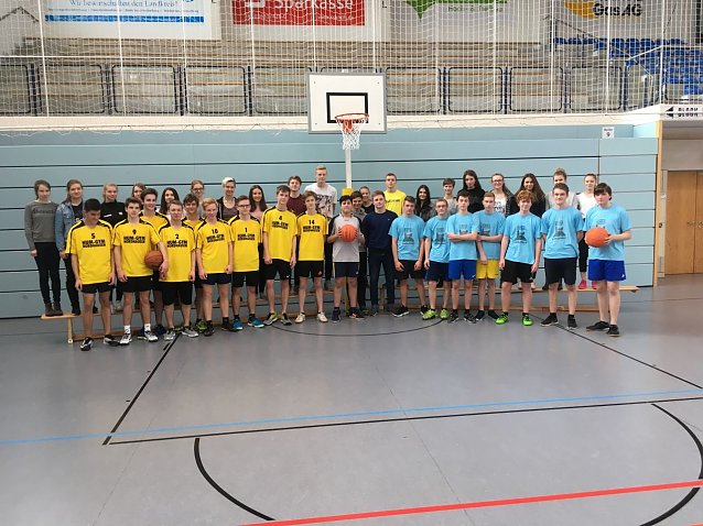Bild: Zum Sieg gedribbelt - gleich zwei mal war das Herder Gymnasium erfolgreich