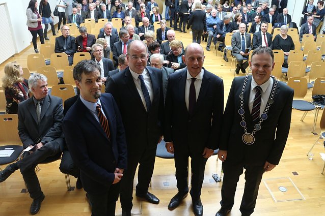 Bild: v.: Kai Buchmann, Matthias Jendricke, Wolfgang Tiefensee und Prof. J&ouml;rg Wagner
