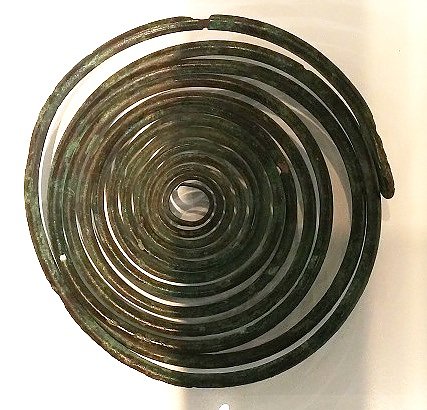 Bild: Hakenspirale, Kopfschmuck bei Frauen aus Bronze