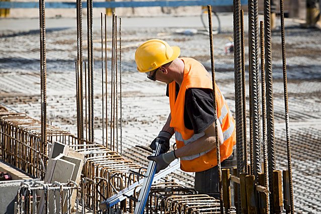 Bild: Facharbeiter in der Bauwirtschaft zu finden, wird laut einer aktuellen Statistik immer schwieriger