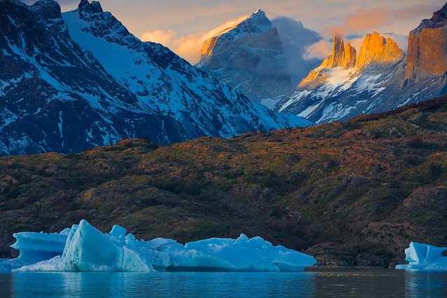 Bild: Eisberge im Lago Grey im Winter im Torres del Paine Nationalpark