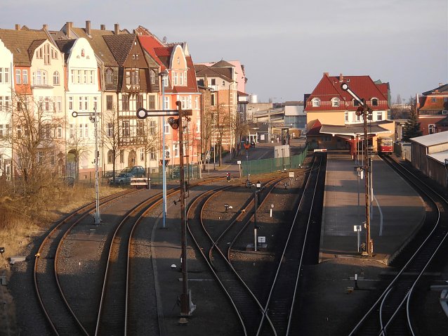 Bild: HSB Bahnhof im Sonnenlicht