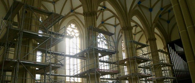 Bild: Sanierungsarbeiten im Dom zum Heiligen Kreuz