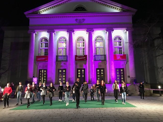 Bild: Die Eleven des Tanzstudio Radeva auf der 10. Nordth&uuml;ringer Kulturnacht