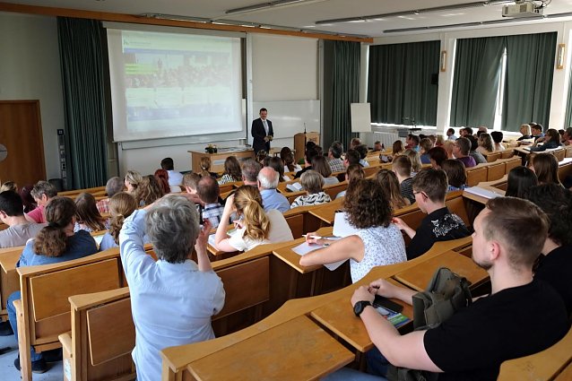 Bild: Besucher schnupperten Campusluft