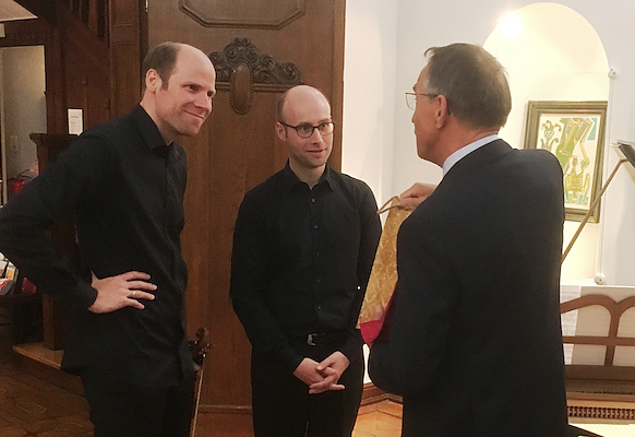 Bild:  Christoph Ehrenfellner, Composer in Residence (Geige) und Henning Ehlert, 1. Kapellmeister des TN LOS!