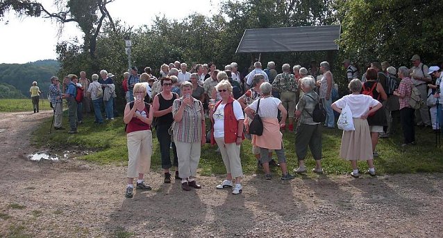 Bild: Senioren wandern mit dem Kreissportbund