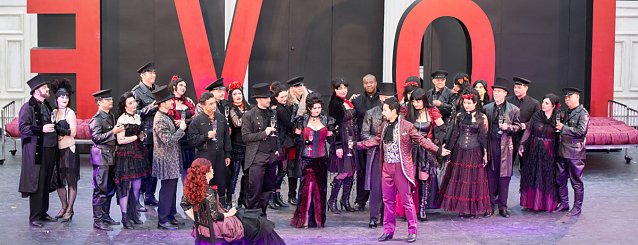 Bild: La traviata mit glanzvoller Premiere