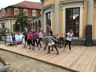 Bild: Radevas Eleven proben f&uuml;r die Schlossfestspiele