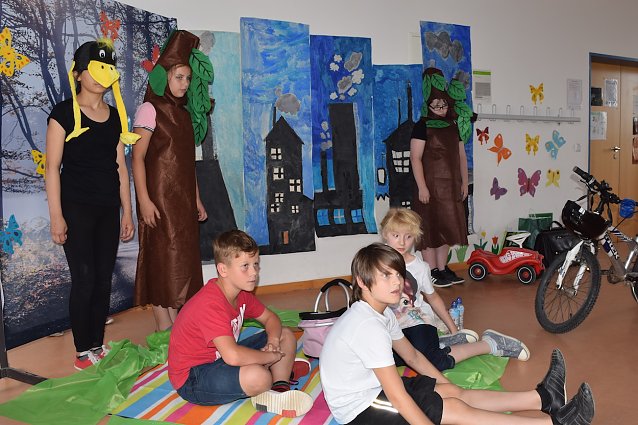 Bild: Waldprojekt an der Grundschule Bertolt Brecht