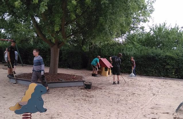 Bild: Arbeitseinsatz der Albert-Schweitzer-Schule Bleicherode