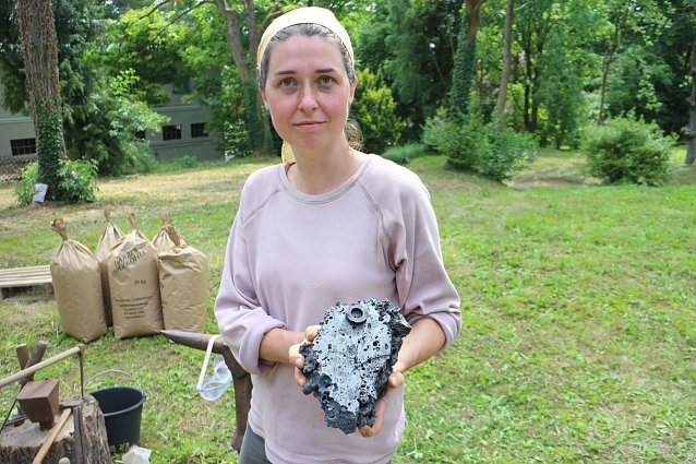 Bild: Experiment gegl&uuml;ckt, der Magnet h&auml;lt