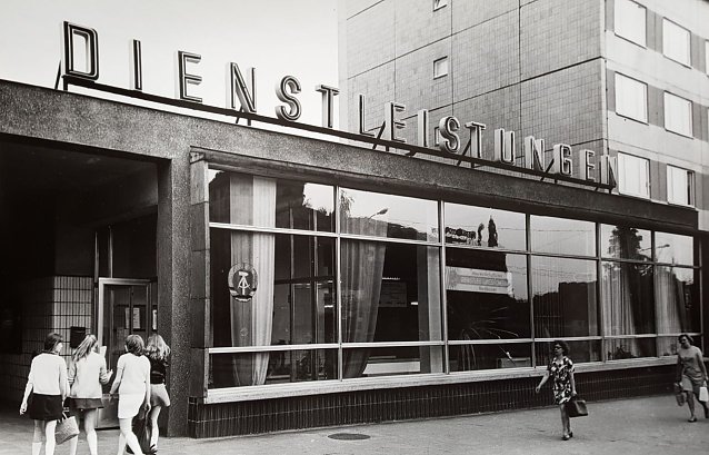 Bild: Reich bebildert - die Flohburg zeigt eine Ausstellung zum Wiederaufbau Nordhausens