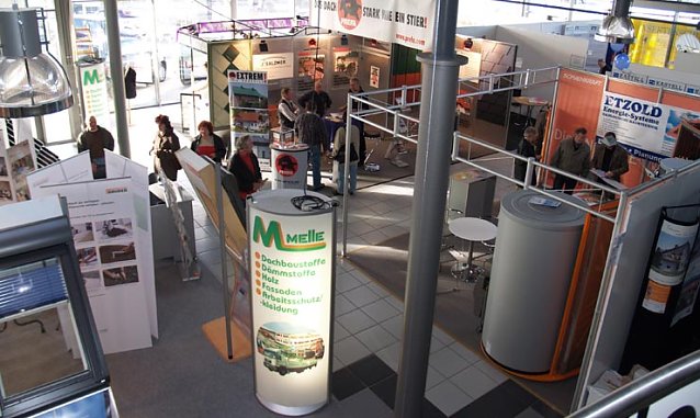 Bild: Blick in die Ausstellungshalle